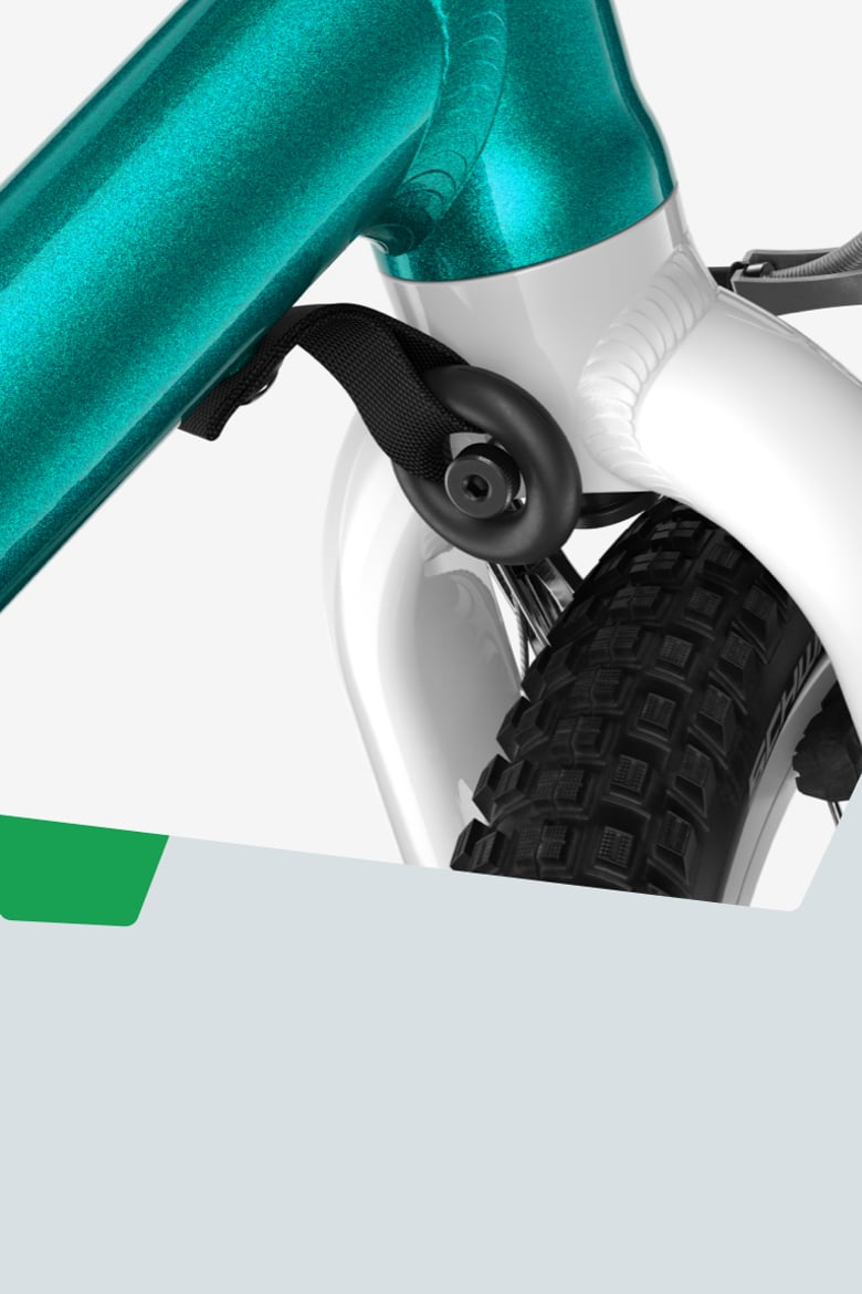 Detailansicht des Lenkeinschlagsbegrenzers an einem türkisen woom GO Fahrrad