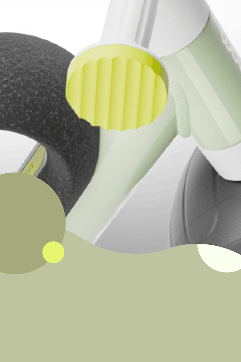 Inzoomning på styret på woom WOW med handtagens ändar i en avvikande färg