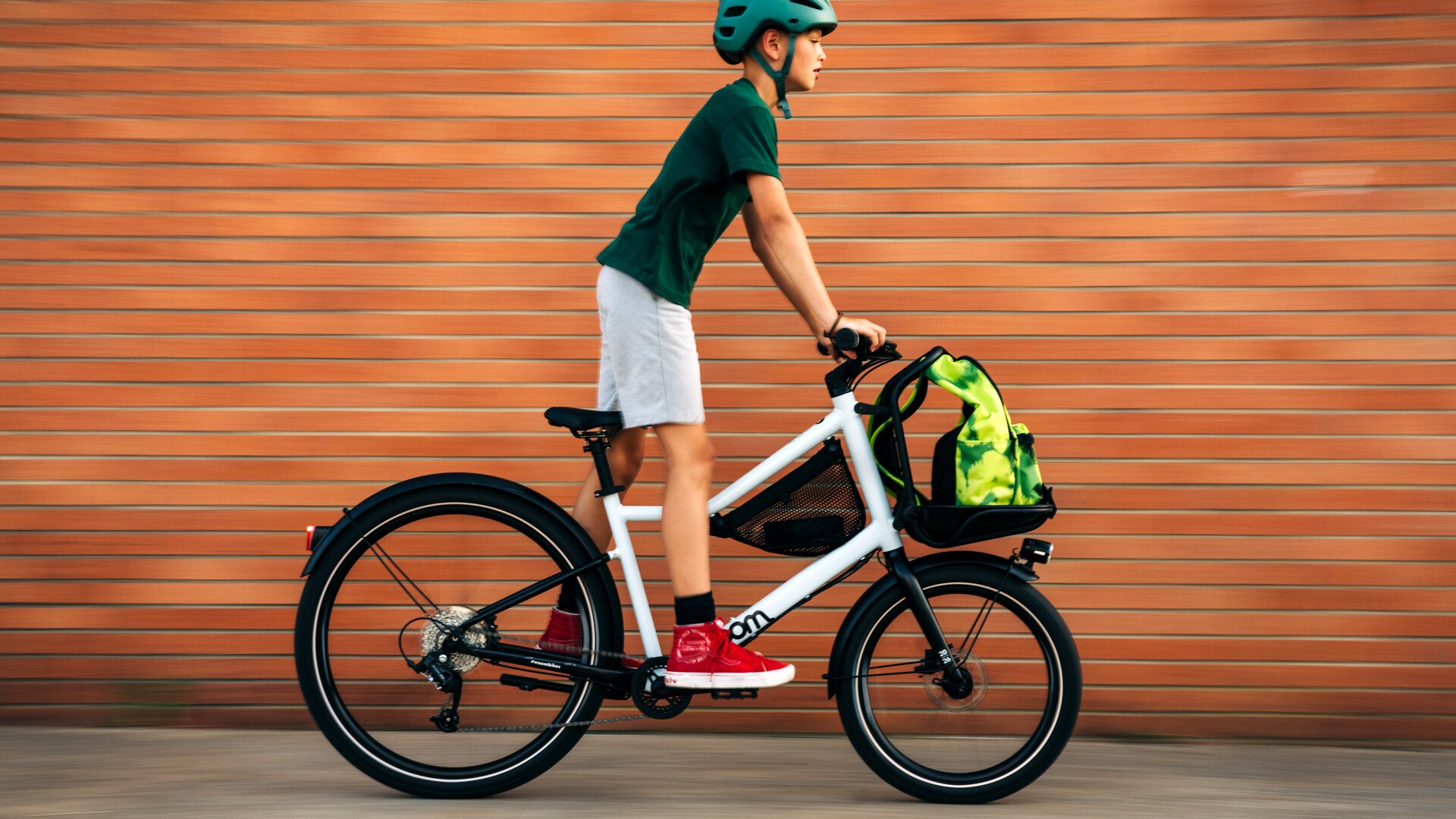 Aller à l'école à vélo : c'est facile avec selle enfant sur cadre vélo