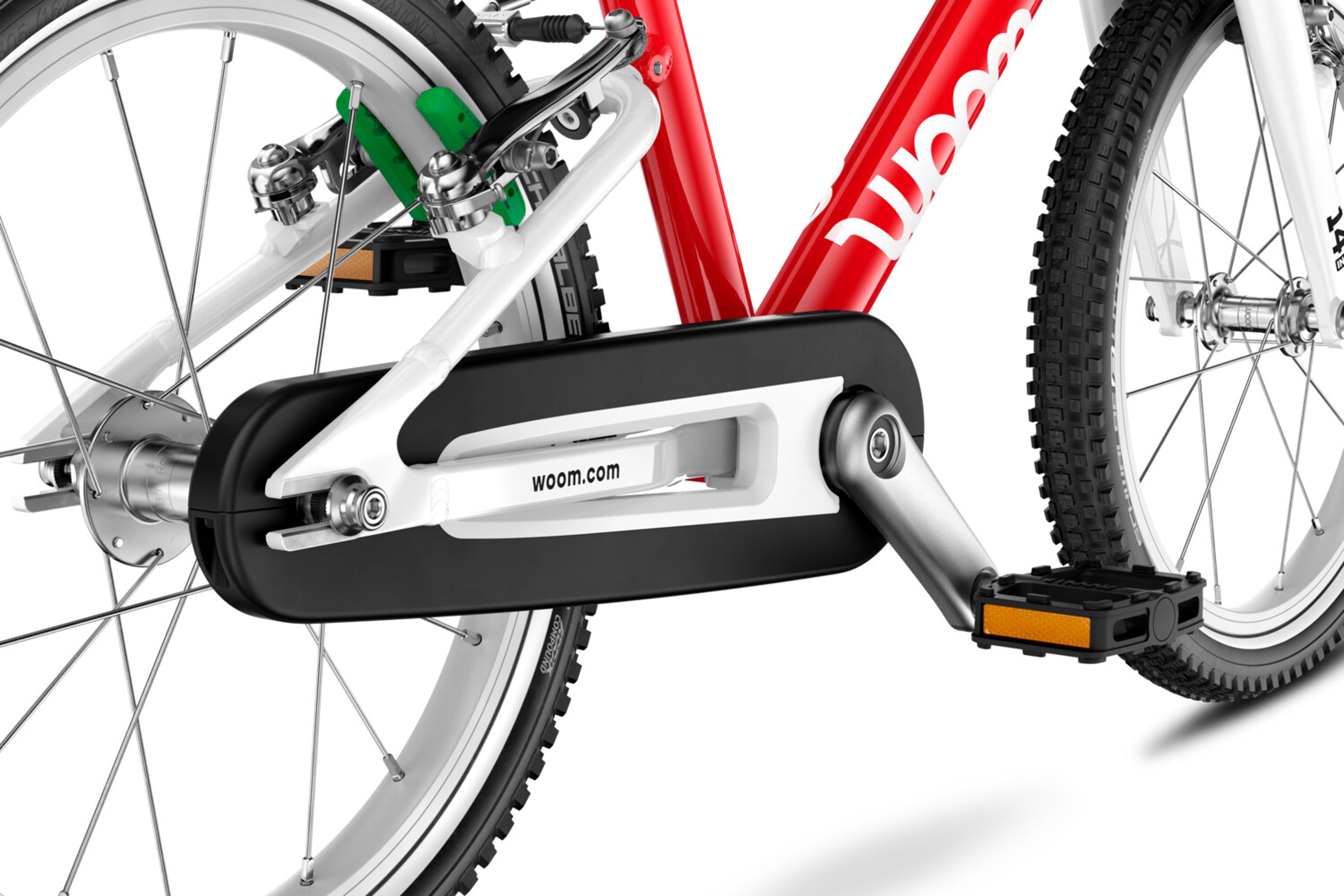 Zoom sur le boitier de chaine fermé du vélo enfant woom GO 2