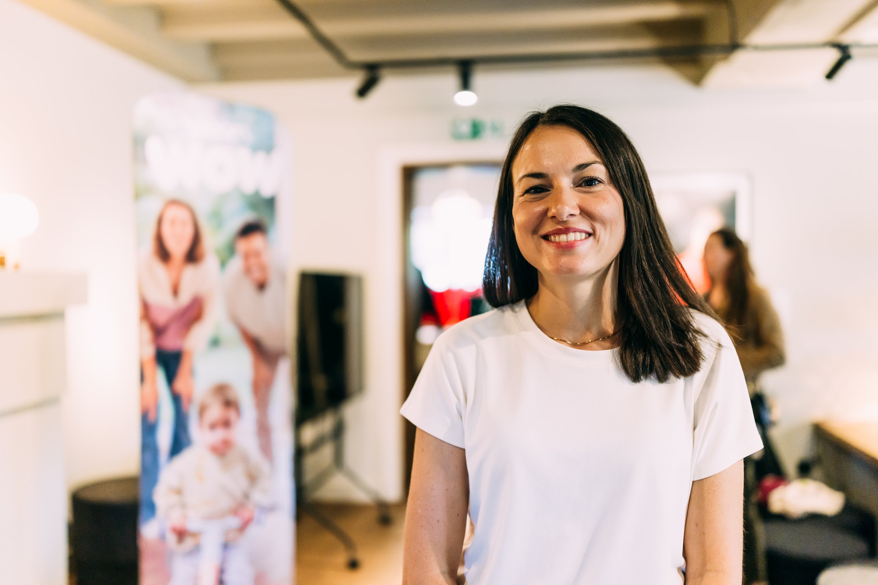 Portrait de Dr Katja Schmidhofer, spécialiste en médecine générale au Klinikum Klagenfurt, à propos de la woom WOW et du développement des jeunes enfants.