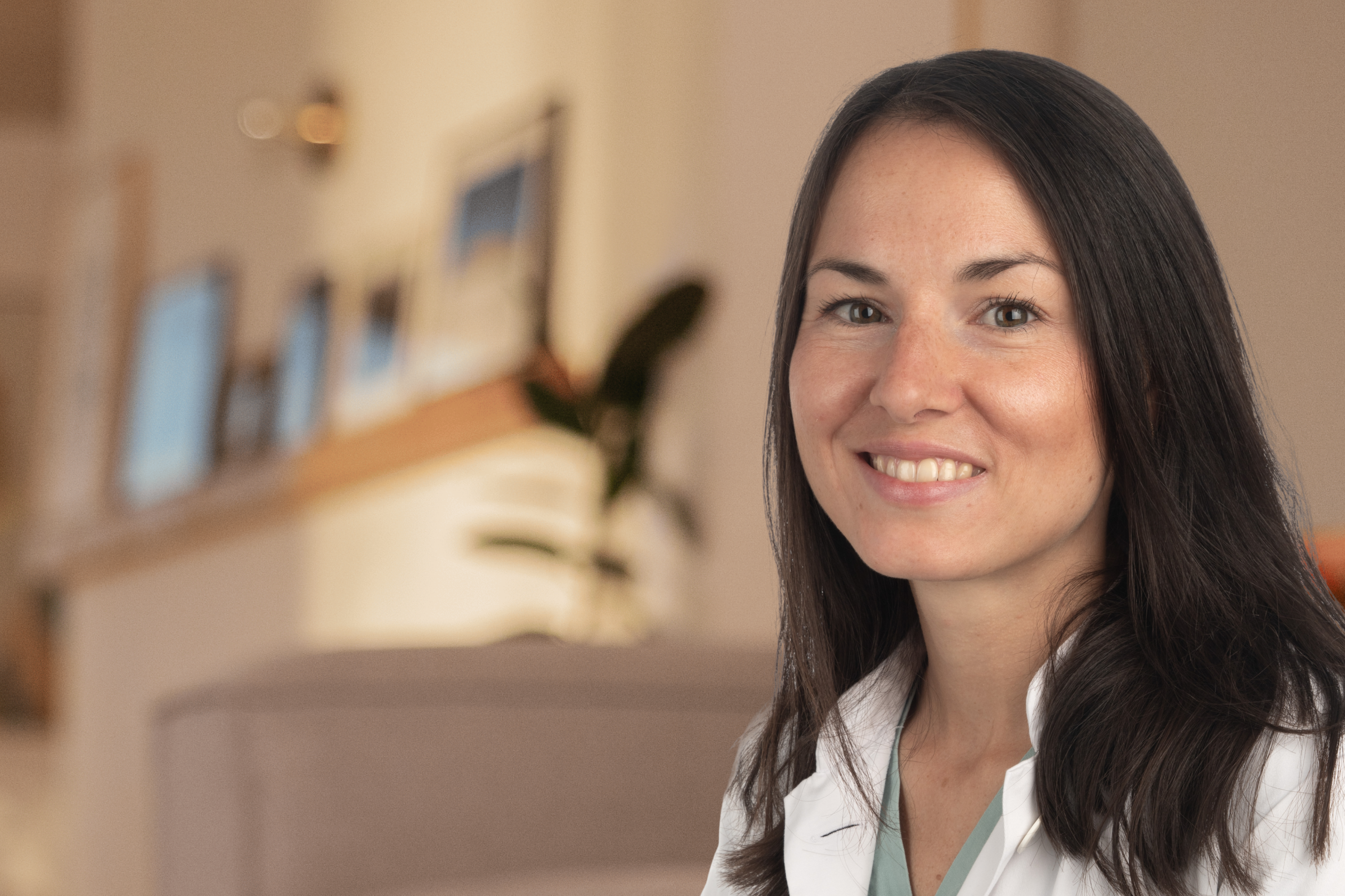 Dr. med. univ. Katja Schmidhofer, pediatrician and general medical practitioner at Klagenfurt Hospital, discusses the woom WOW and its role in early years development.